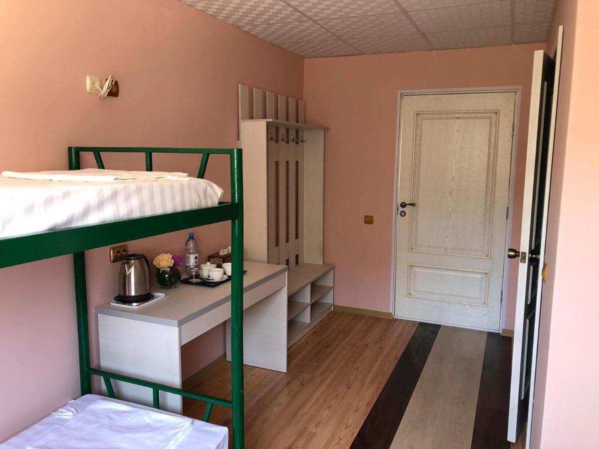 Hostel Mandarin Актау Экстерьер фото
